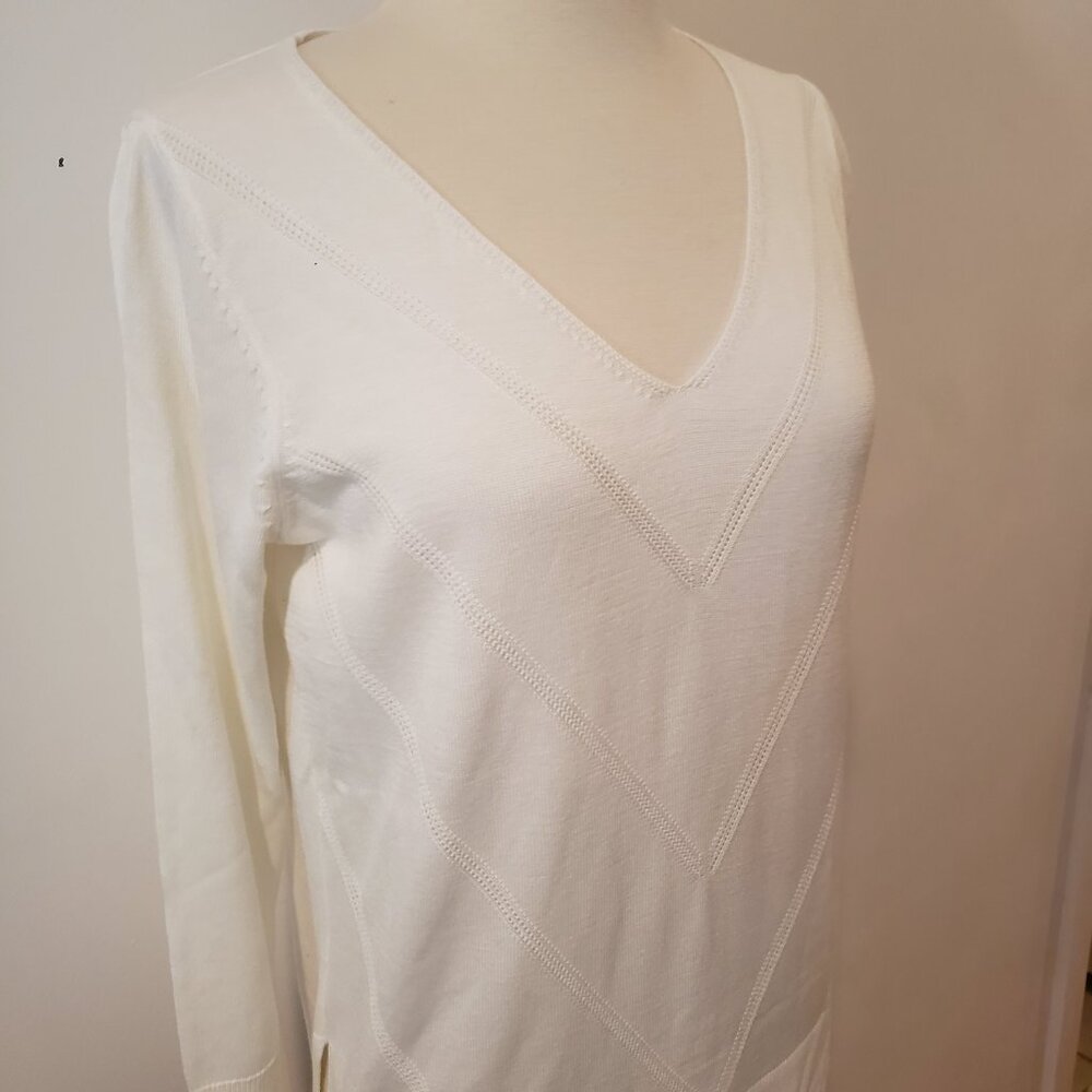 LOFT Ivory V-Neck Lightweight Knit Sweater - Picture 4 of 16